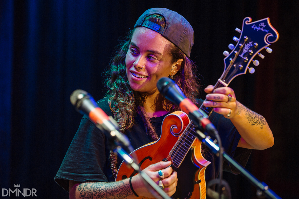 Tash Sultana Shreds a Live Version of Jungle